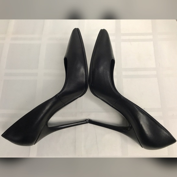 🎉HP🎉 NWOT Balmain Signature Leather Pumps - Picture 5 of 8